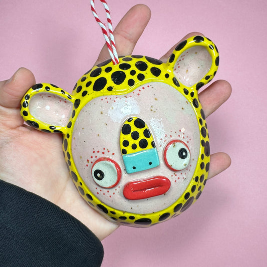 Miniature wall mask